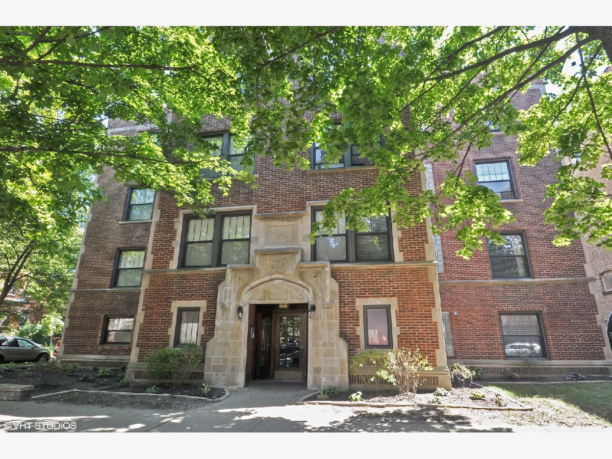 Condominiums & Homes Sold Magnolia Glen Chicago Illinois, 1303 Elmdale
