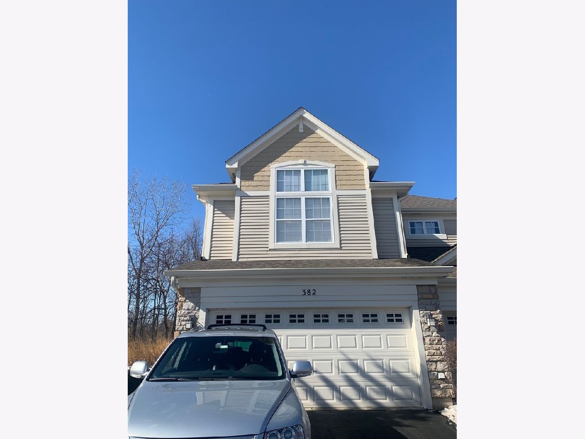 Townhomes Rented Woodland Lakes Aurora Illinois, 382 Vaughn