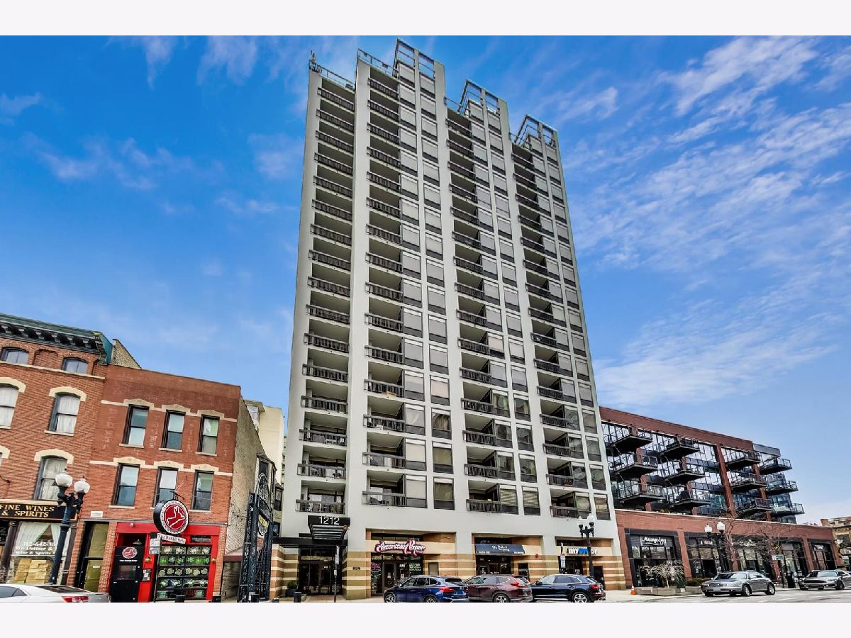 Condominiums Sold Neapolitan Chicago Illinois, 1212 Wells