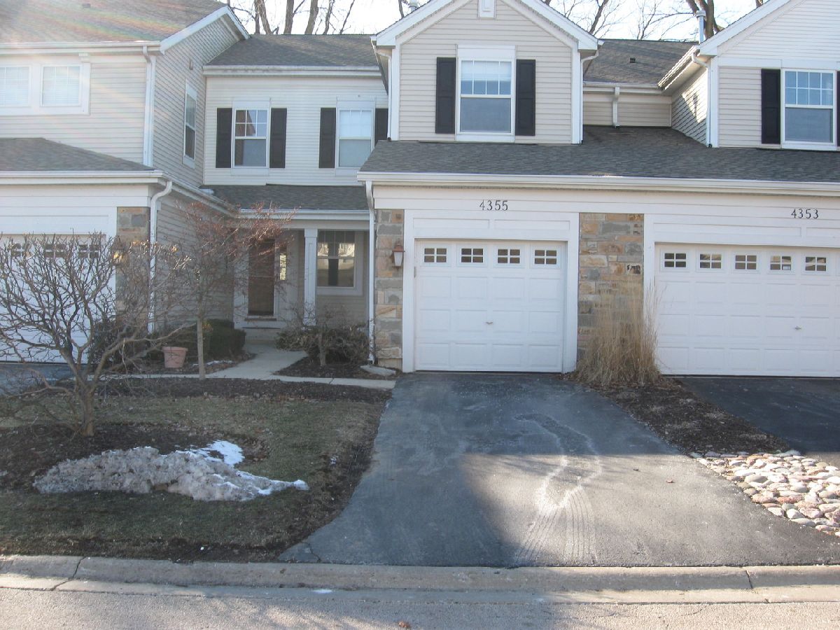 Townhomes & Condos Rented Waters Edge Island Lake Illinois, 4355 Watersedge