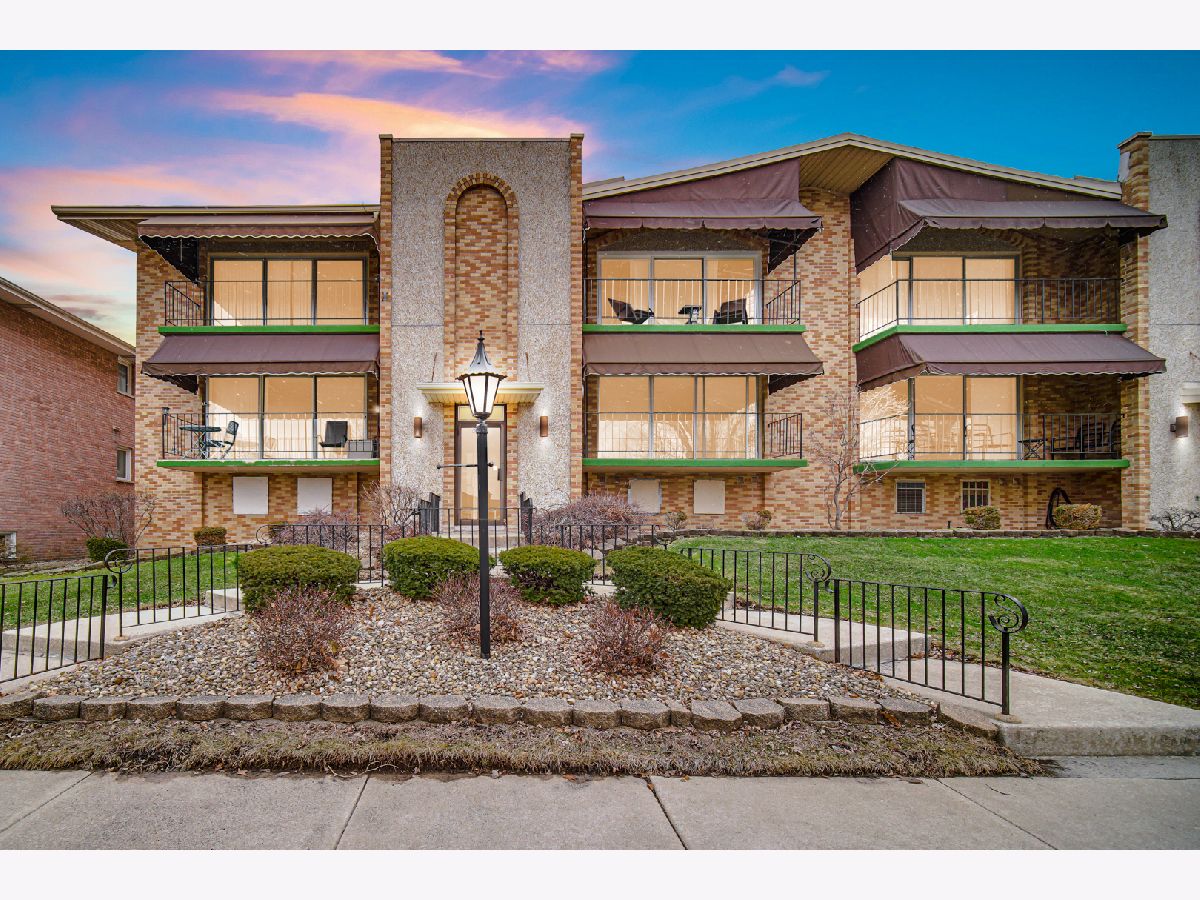 Condominiums & Homes Sold Wildwood Estates Oak Lawn Illinois, 9629 Keeler
