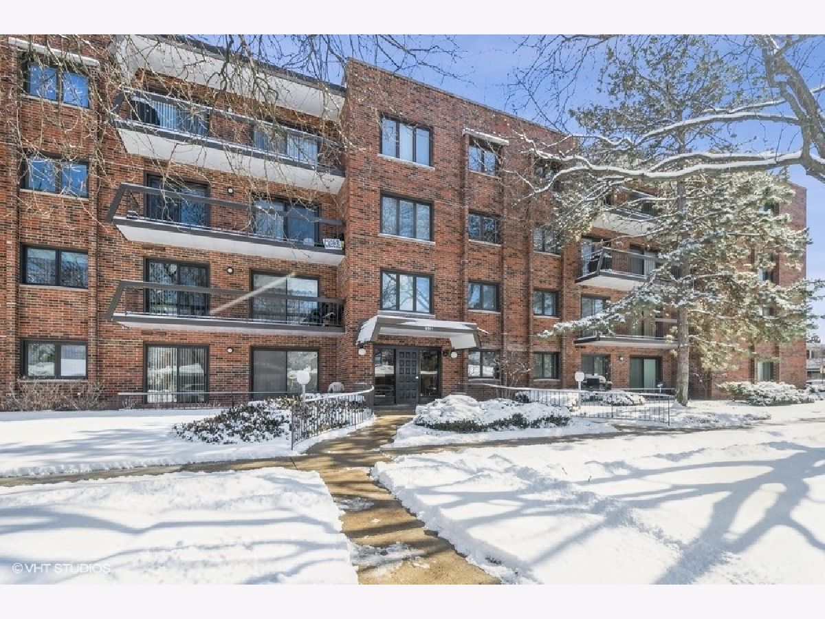 Condominiums Sold Drake Manor Evanston Illinois, 9201 Drake