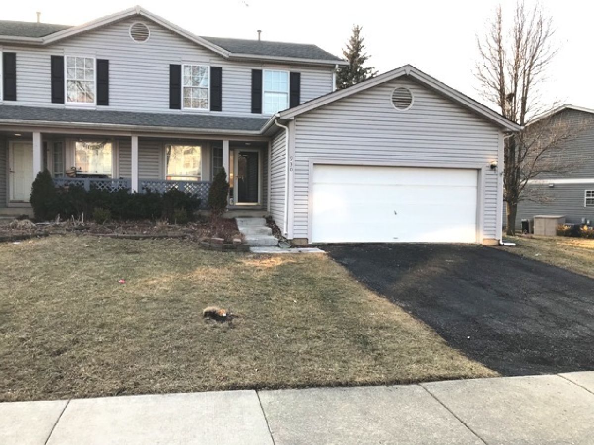 Homes & Townhomes Rented Oak Ridge Trails Streamwood Illinois, 930 Oakridge
