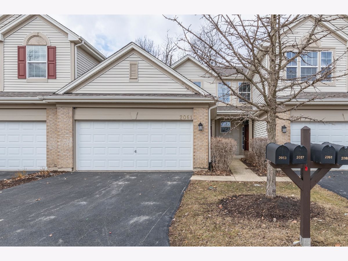Townhomes & Condos & Homes Sold Fox Highlands Yorkville Illinois, 2061 Muirfield