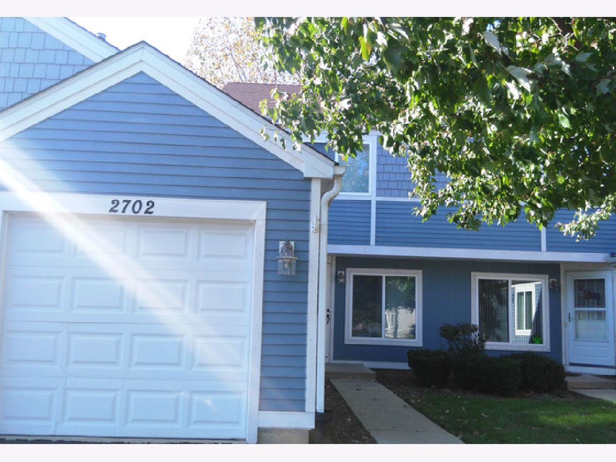 Townhomes Rented Country Oaks Aurora Illinois, 2702 Prairieview