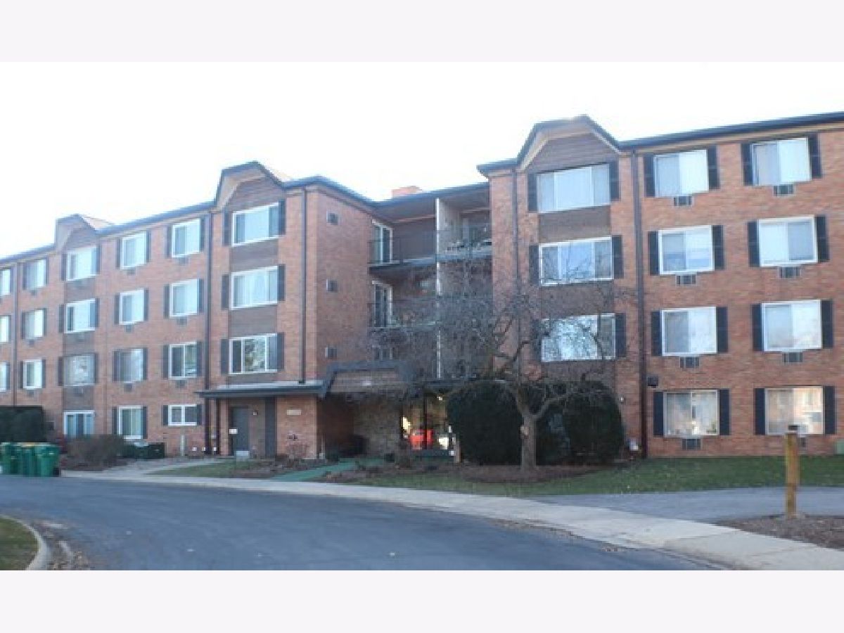 Condominiums Rented Mallard Cove Arlington Heights Illinois, 1216 New Wilke