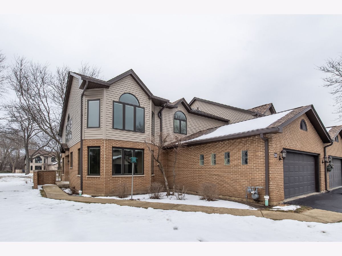 Townhomes & Homes Sold Arlington Grove Arlington Heights Illinois, 2108 Juniper