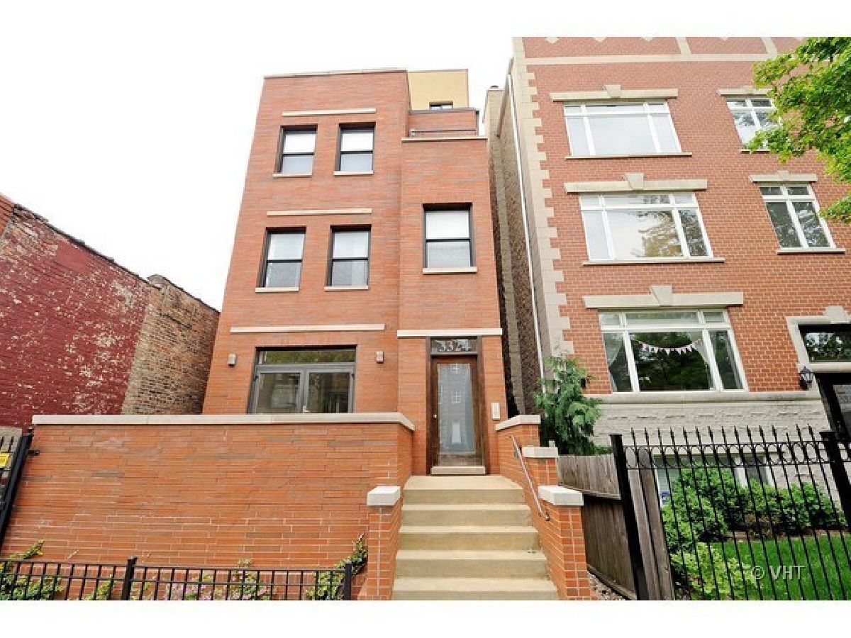 Condominiums Rented Sheffield Chicago Illinois, 3324 Sheffield