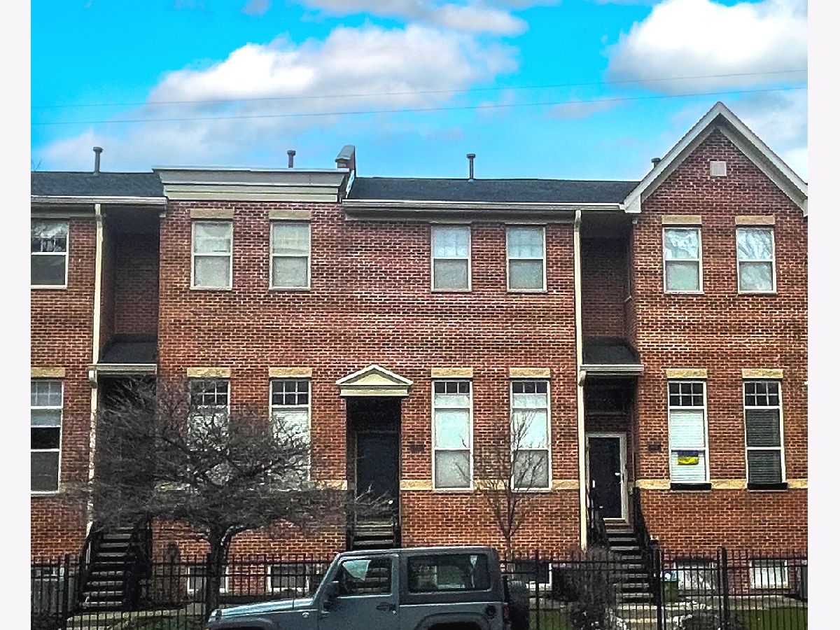 Townhomes Sold Belmont River Club Chicago Illinois, 2630 Belmont