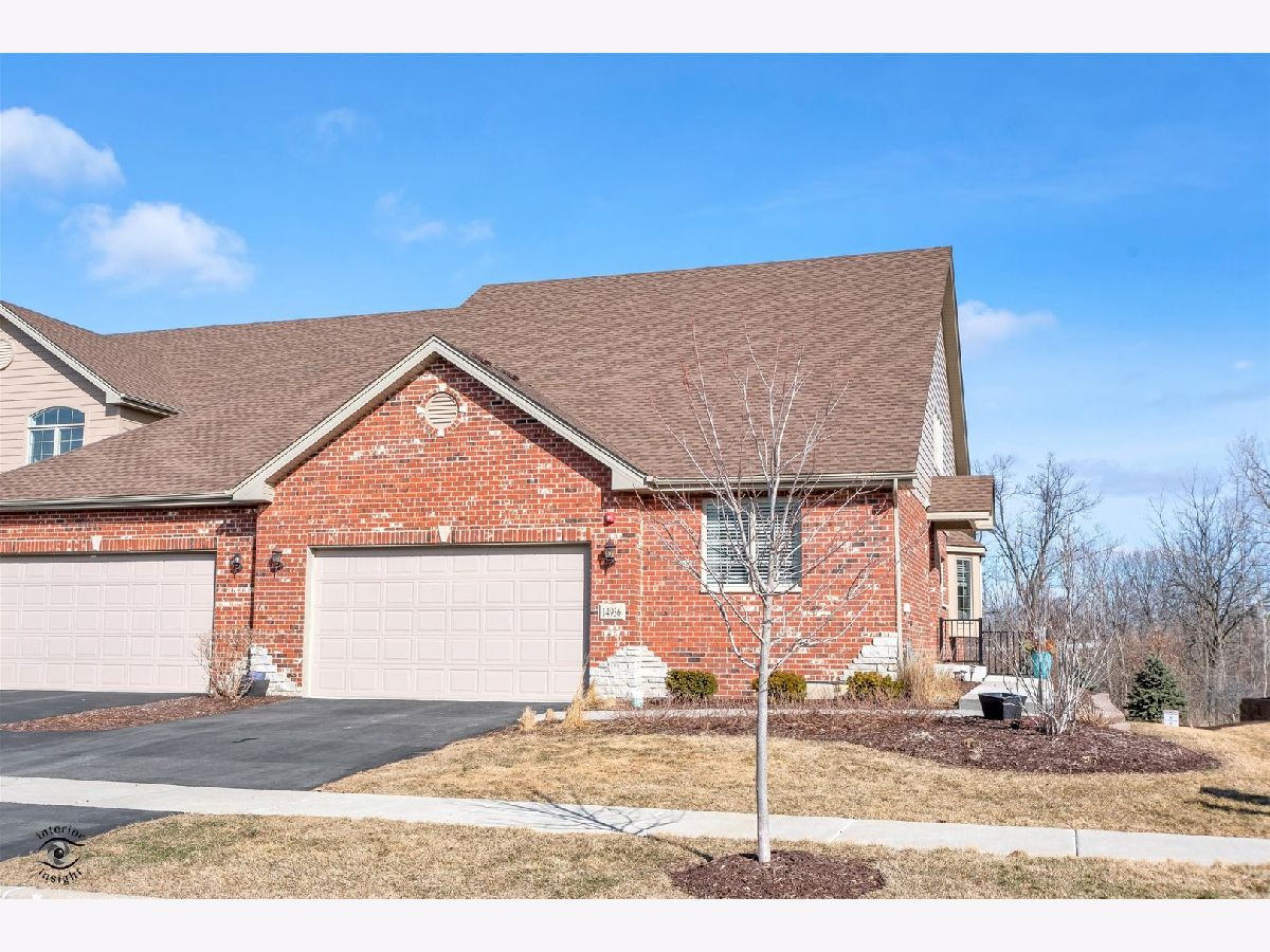 Townhomes Sold Hawthorne Preserves Lockport Illinois, 14936 Preserve