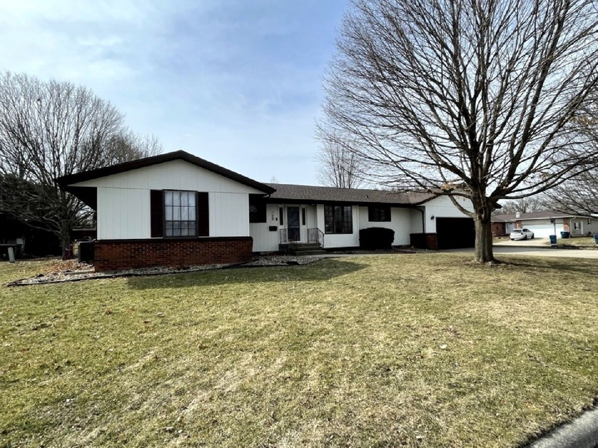Homes Sold Bailey Subdivision Pontiac Illinois, 2 Martha