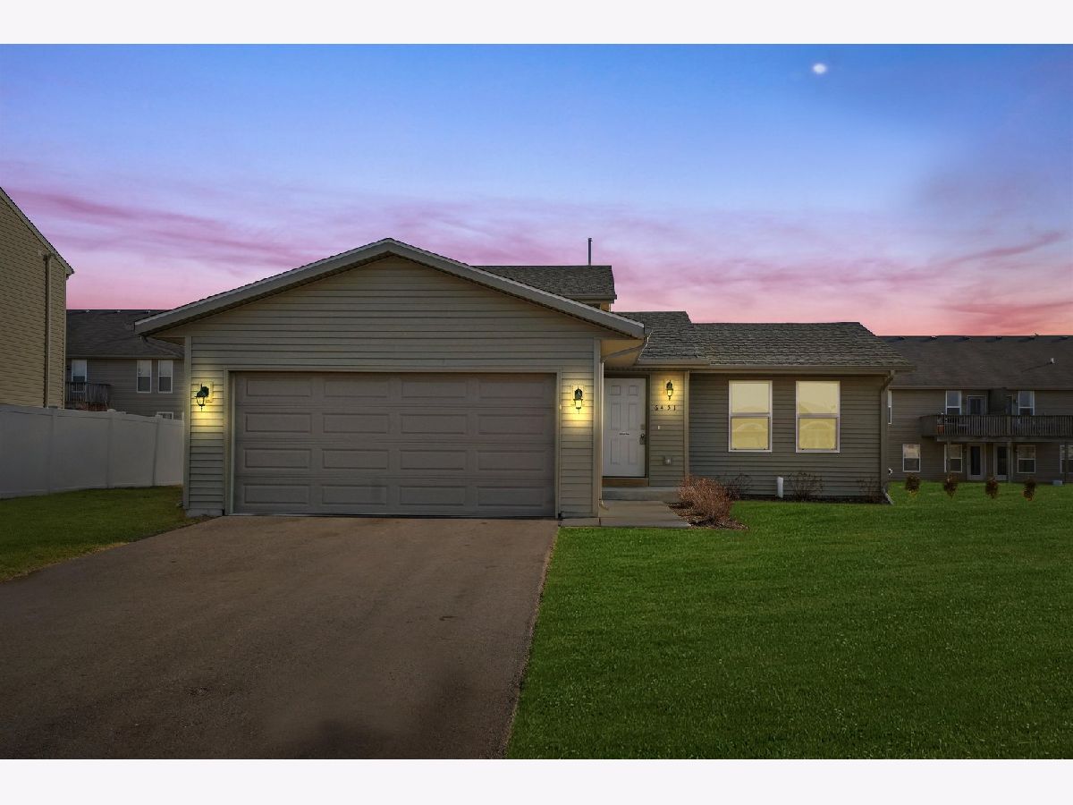 Homes & Condos & Townhomes Sold Timberlyne Hollow Machesney Park Illinois, 6451 Edgewood
