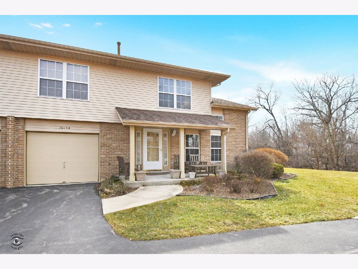Townhomes & Condos & Homes Sold Westberry Village West Tinley Park Illinois, 16152 Creekmont