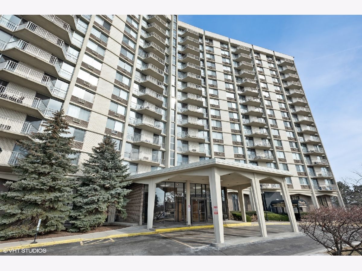 Oak Brook Towers Oak Brook IL, Condos & Townhomes For Sale & For Rent