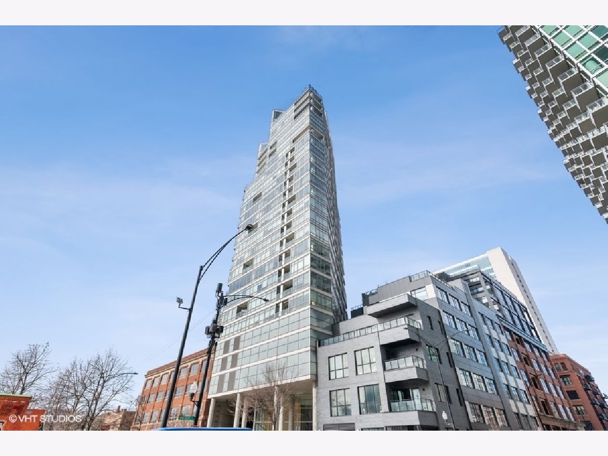 Condominiums Sold Erie On The Park Chicago Illinois, 510 Erie