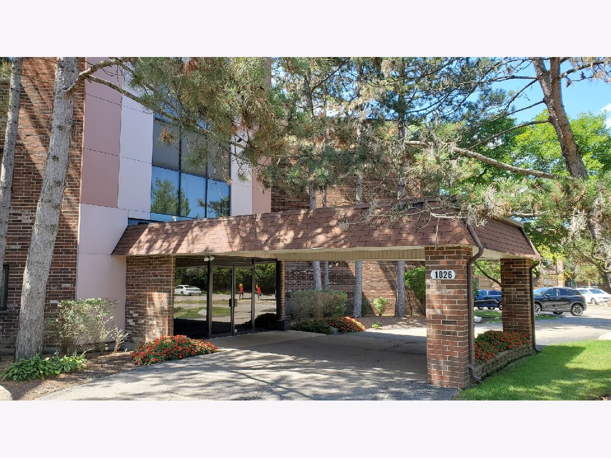 Condominiums Sold Glencove Estates Glenview Illinois, 1026 Castilian