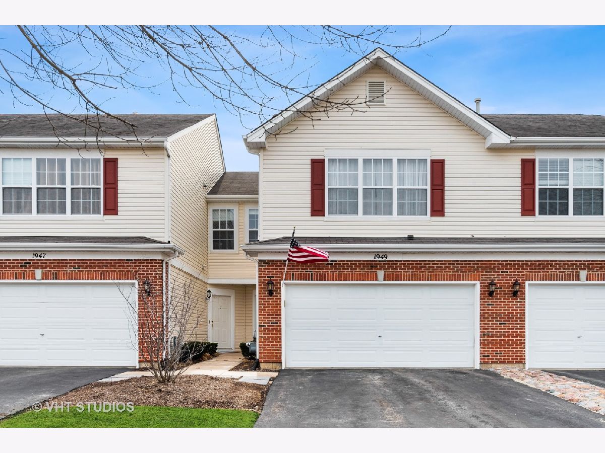 Townhomes & Condos & Homes Sold The Pointe At Fieldstone Romeoville Illinois, 1949 Crestview