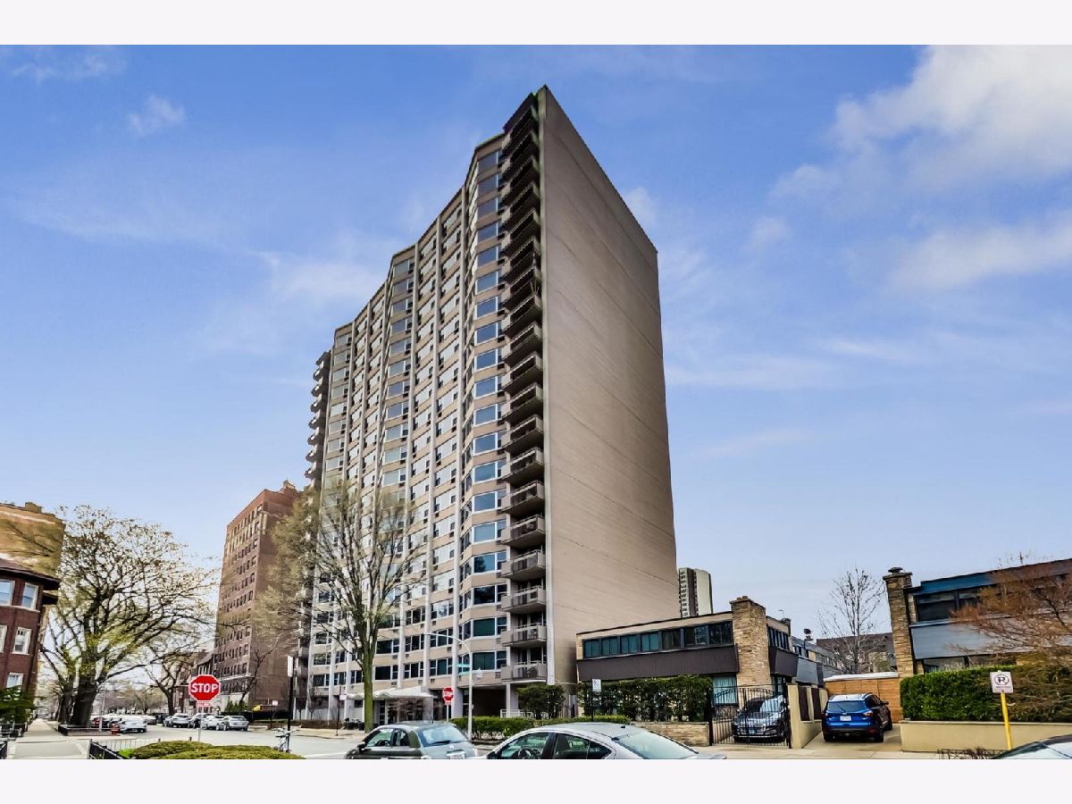 Condominiums Rented 555 Cornelia Condos Chicago Illinois, 555 Cornelia