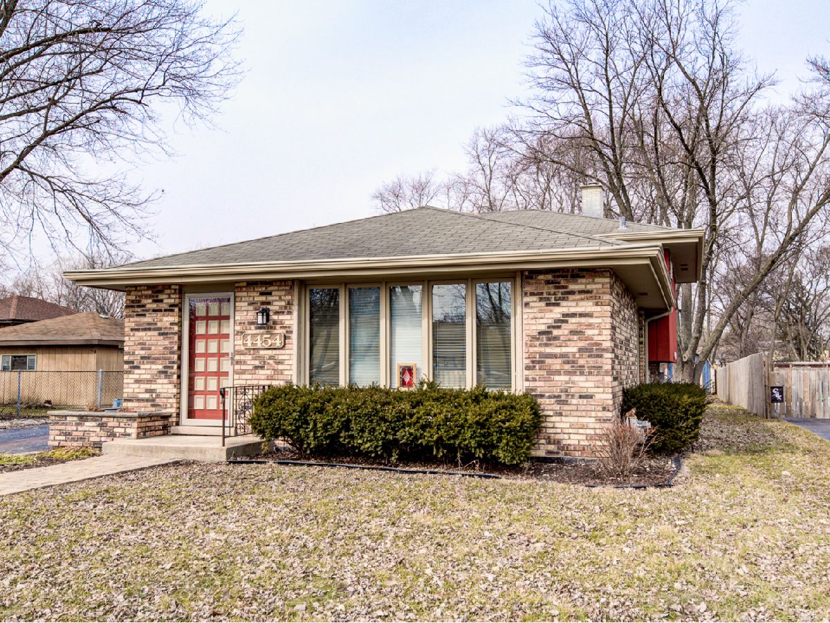 Homes & Condos & Townhomes Sold Midlothian Gardens Midlothian Illinois, 4454 150th