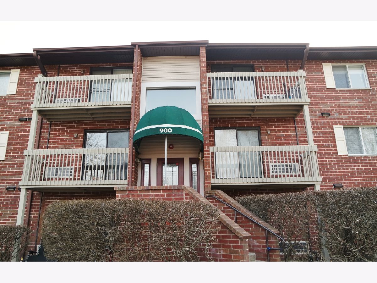 Condominiums Rented Lakewood Villas Vernon Hills Illinois, 900 Lakeside