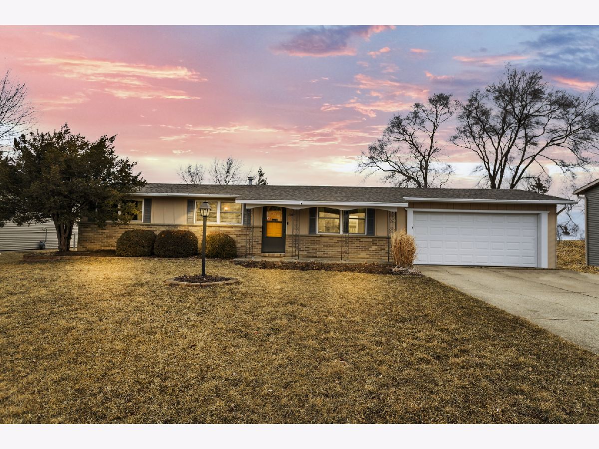Homes Sold Eastwood Manor Mchenry Illinois, 2302 Fairview