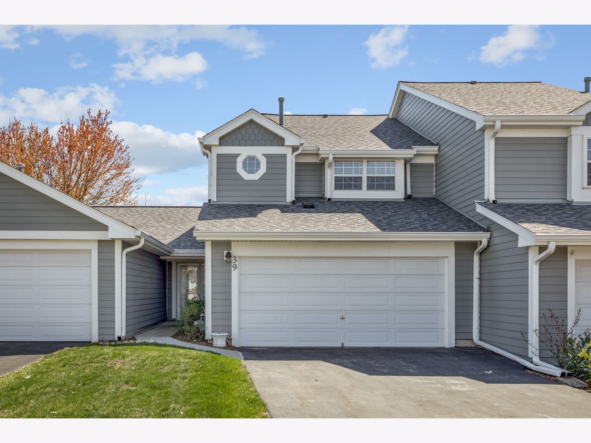 Townhomes & Homes Sold Sarahs Grove Schaumburg Illinois, 39 White Pine