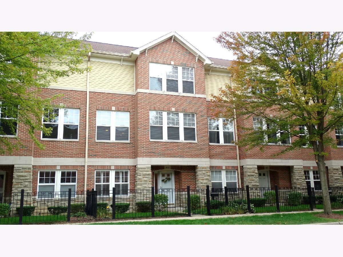 Townhomes Sold Wesley Square Wheaton Illinois, 352 Seminary