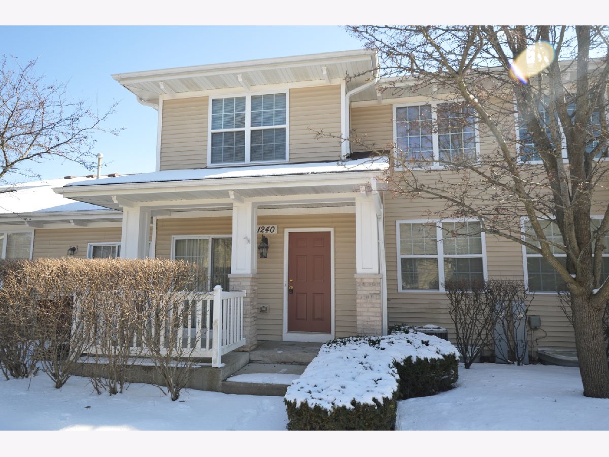 Townhomes Sold Walnut Glen Crystal Lake Illinois, 1240 Walnut Glen