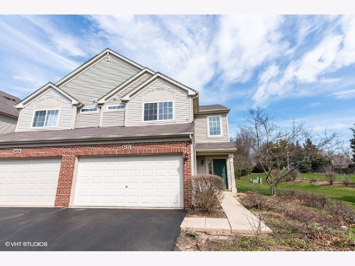 Townhomes Sold Shenandoah Townhomes Carpentersville Illinois, 3432 Blue Ridge