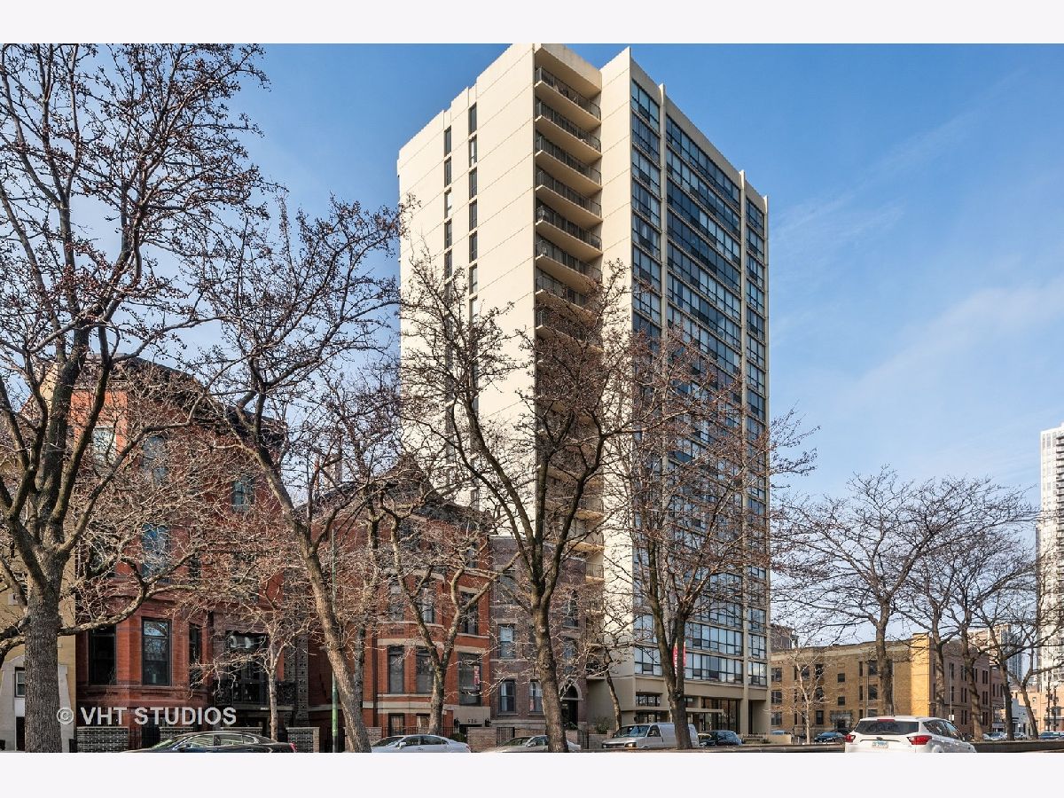 Condominiums Sold Lasalle Terrace Condominiums Chicago Illinois, 1540 Lasalle