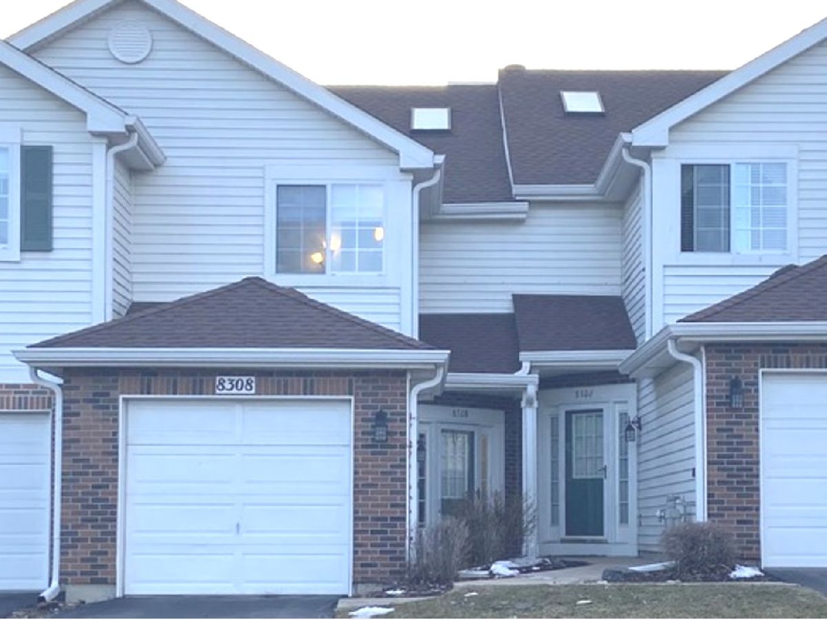 Townhomes & Condos Rented Reflections Darien Illinois, 8308 Sweetwater