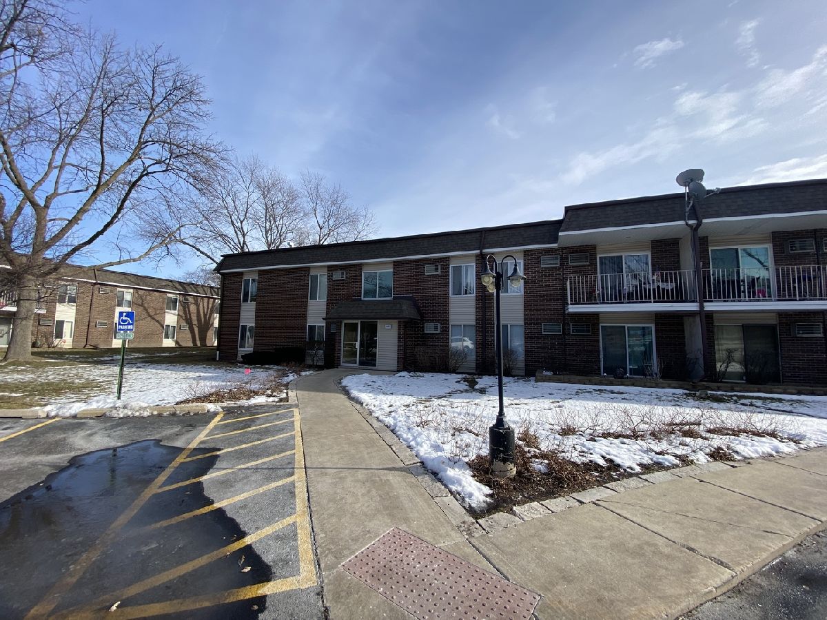 Homes & Condominiums Rented Mill Creek Buffalo Grove Illinois, 1115 Miller