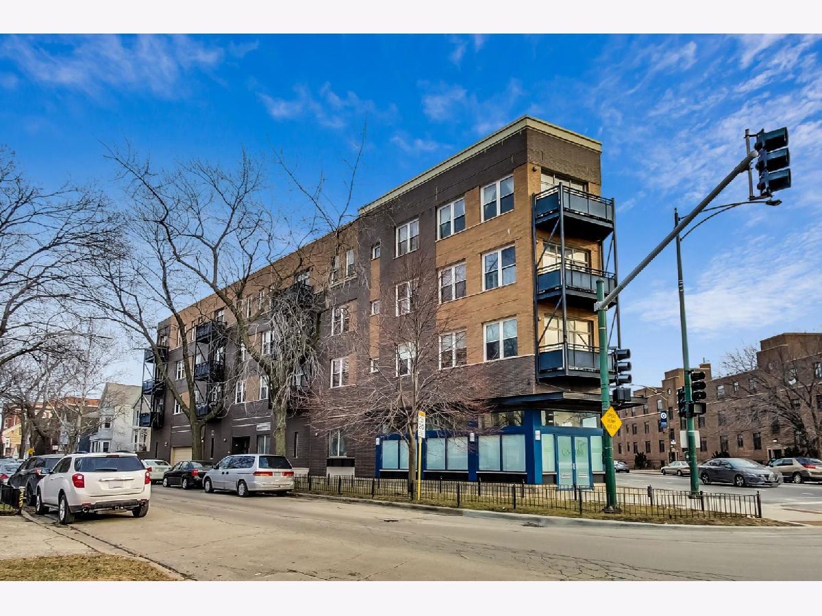 Condominiums Sold Welbourn Row Chicago Illinois, 2143 Wellington