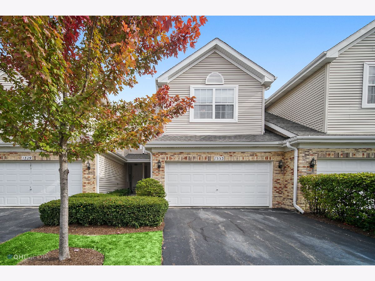 Townhomes Sold Cloisters Schaumburg Illinois, 1333 Lunt