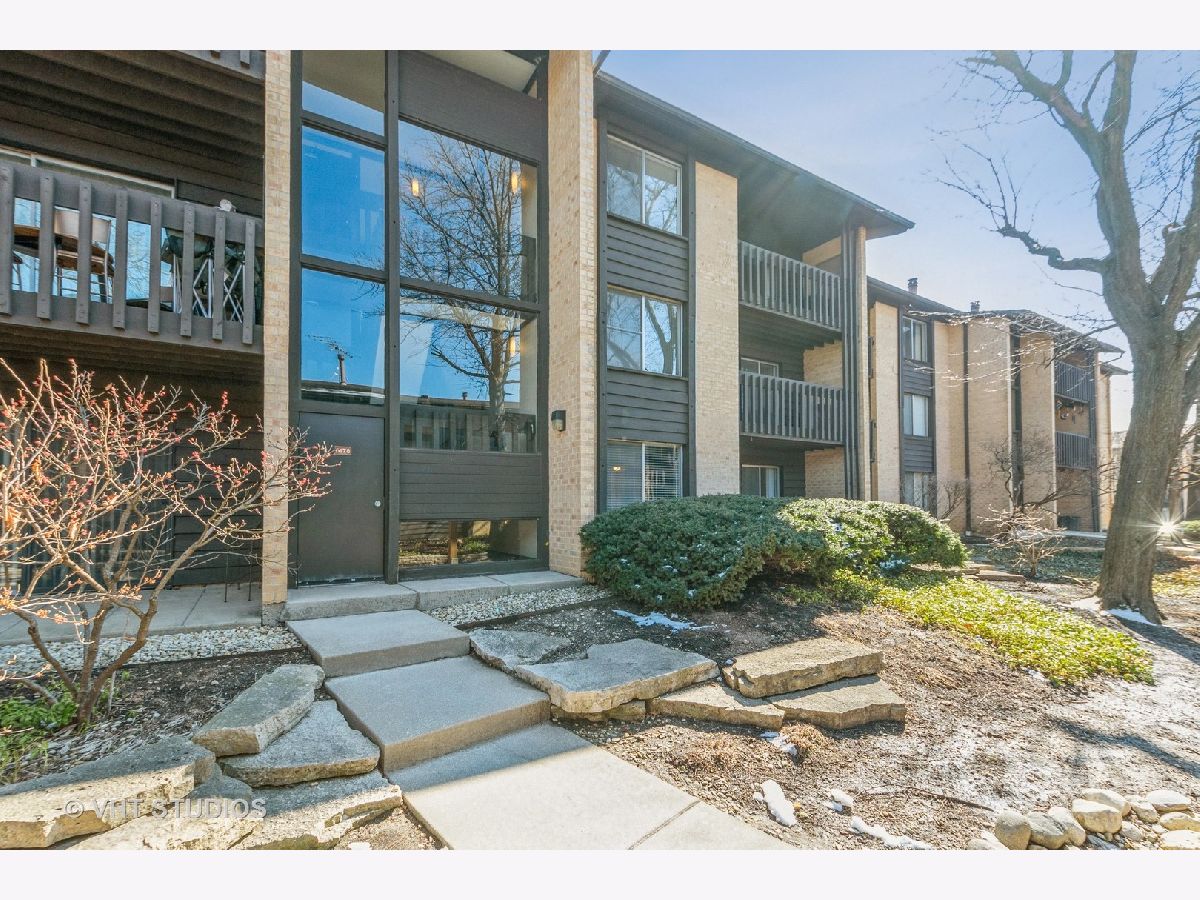 Condominiums Sold Knolls Willowbrook Illinois, 6178 Knoll Lane