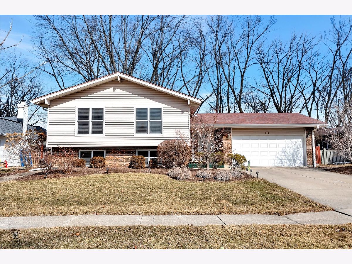 Condominiums & Homes Sold Farmingdale North Downers Grove Illinois, 512 Valley View
