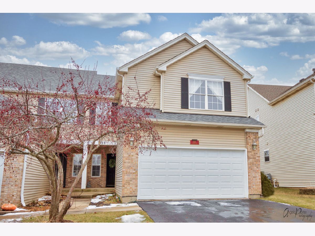 Townhomes Sold Evergreen Ridge Lake In The Hills Illinois, 938 Cynthia