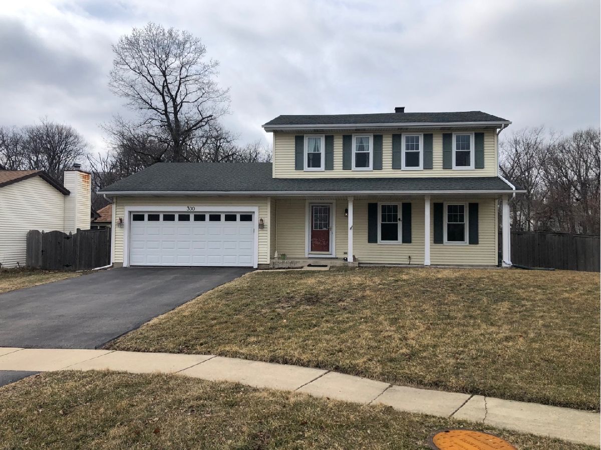 Homes Sold Williamsburg Woods Bartlett Illinois, 300 Oakmont