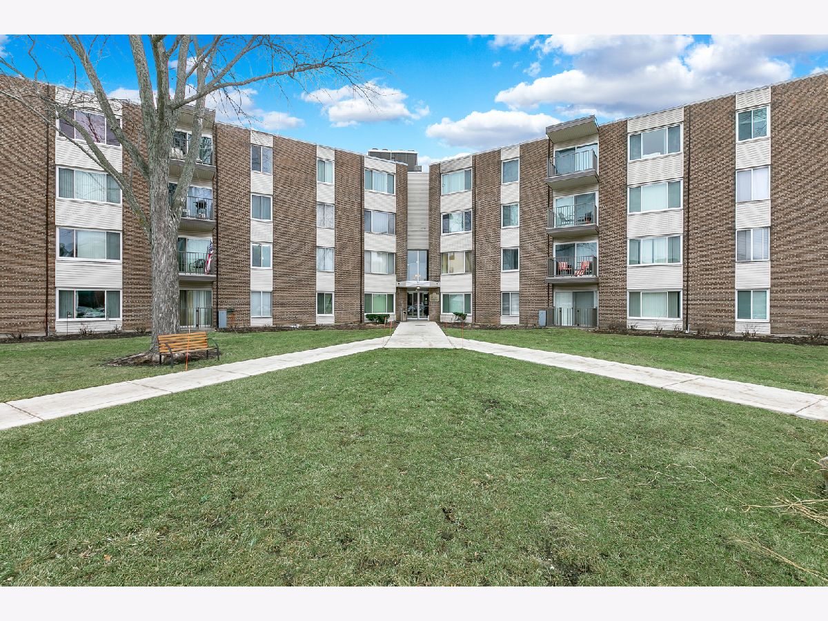 Condominiums Sold Park Towne Palatine Illinois, 140 Wood