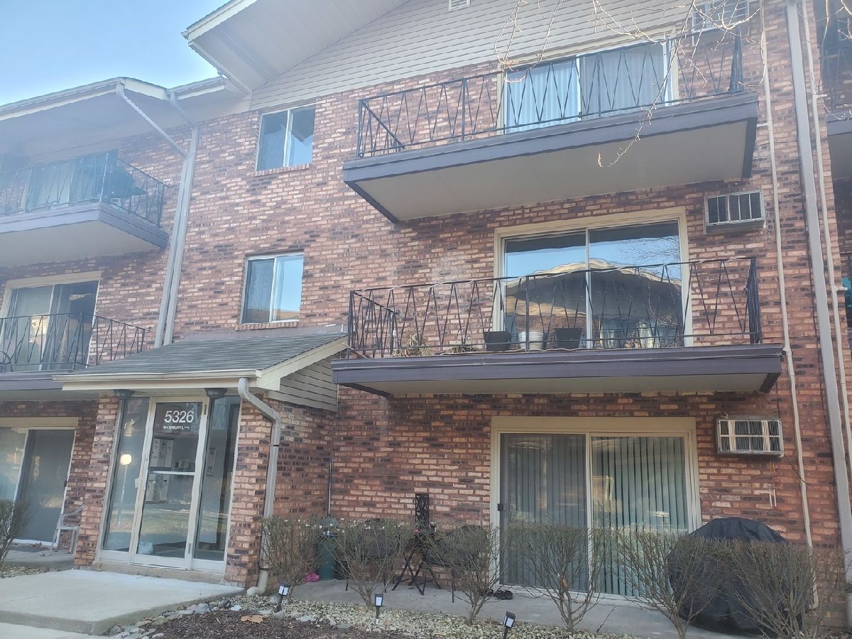 Condominiums Rented Waterbury Crestwood Illinois, 5326 Waterbury