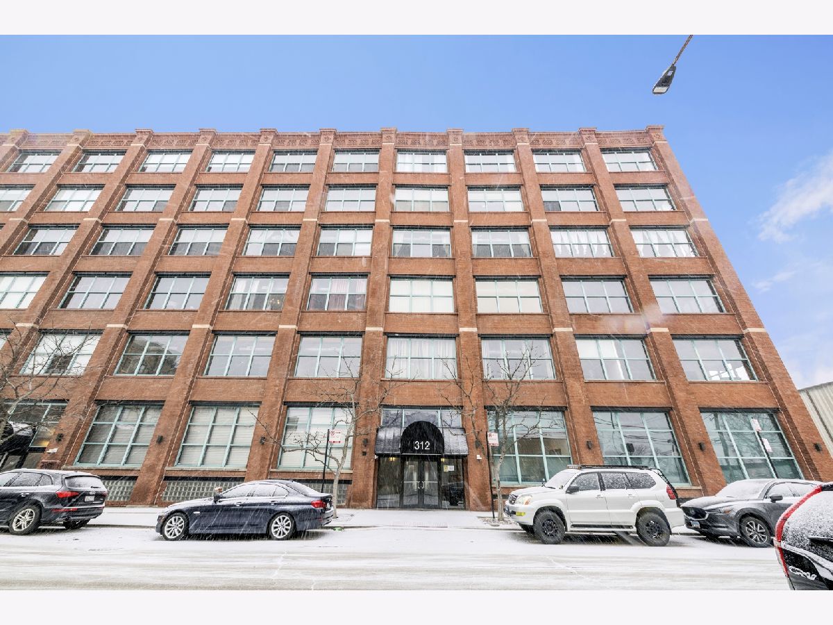 Condominiums Sold Warehouse Lofts Chicago Illinois, 312 May