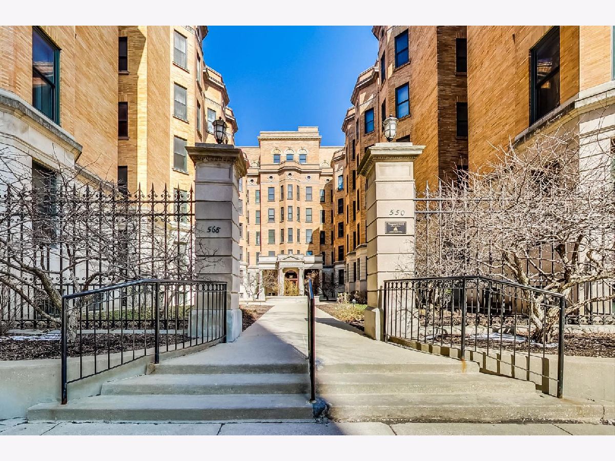 Condominiums Sold Commodore Chicago Illinois, 550 Surf