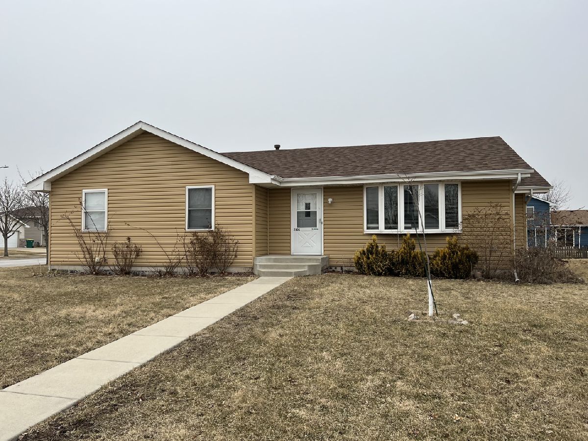 Homes Rented Cumberland Plainfield Illinois, 2105 Hastings