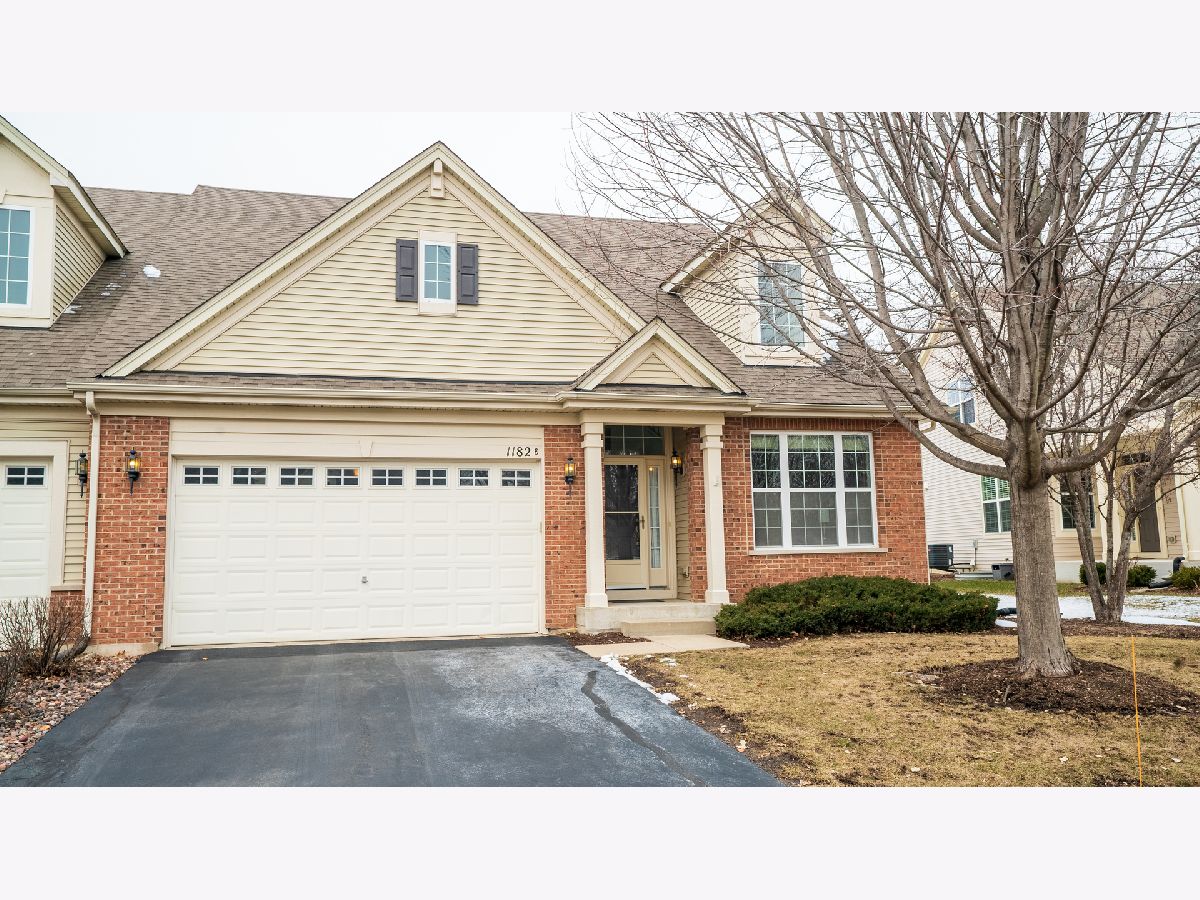 Condos & Townhomes Sold Meadowridge Villas Sugar Grove Illinois, 1182 Woodridge