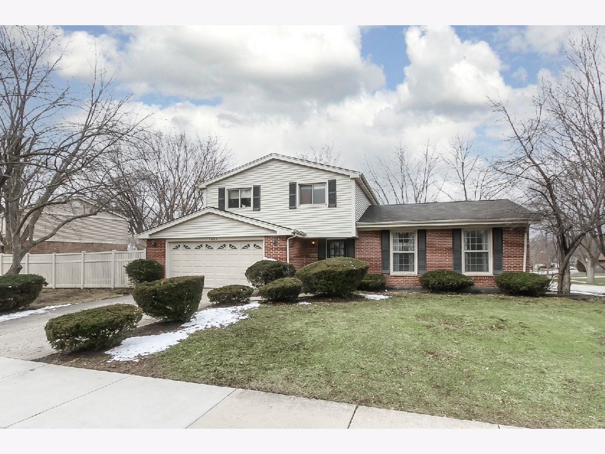 Homes Sold Surrey Ridge West Arlington Heights Illinois, 1602 Kennicott