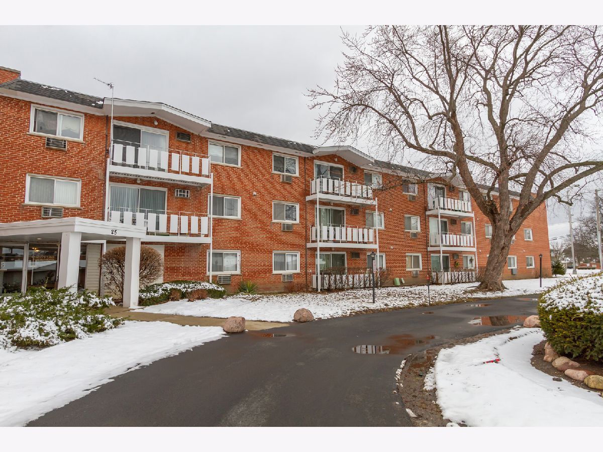 Condos & Townhomes Sold Country Club Condominium Arlington Heights Illinois, 25 Palatine