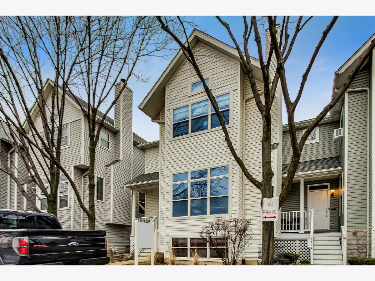 Townhomes & Homes Sold Terraces Of Old Irving Chicago Illinois, 4426 Hutchinson