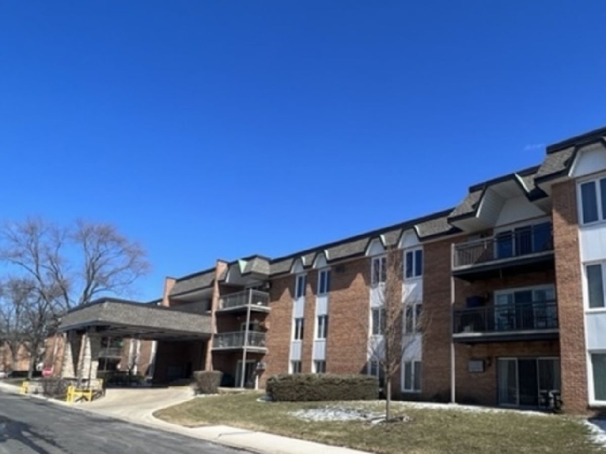 Condominiums Sold Westbrook Downers Grove Illinois, 4250 Saratoga