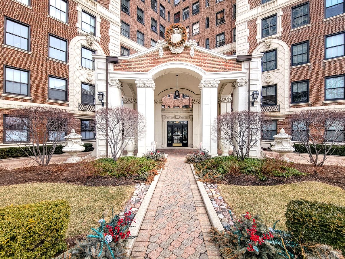 Condominiums Rented Jackson Tower Chicago Illinois, 5555 Everett