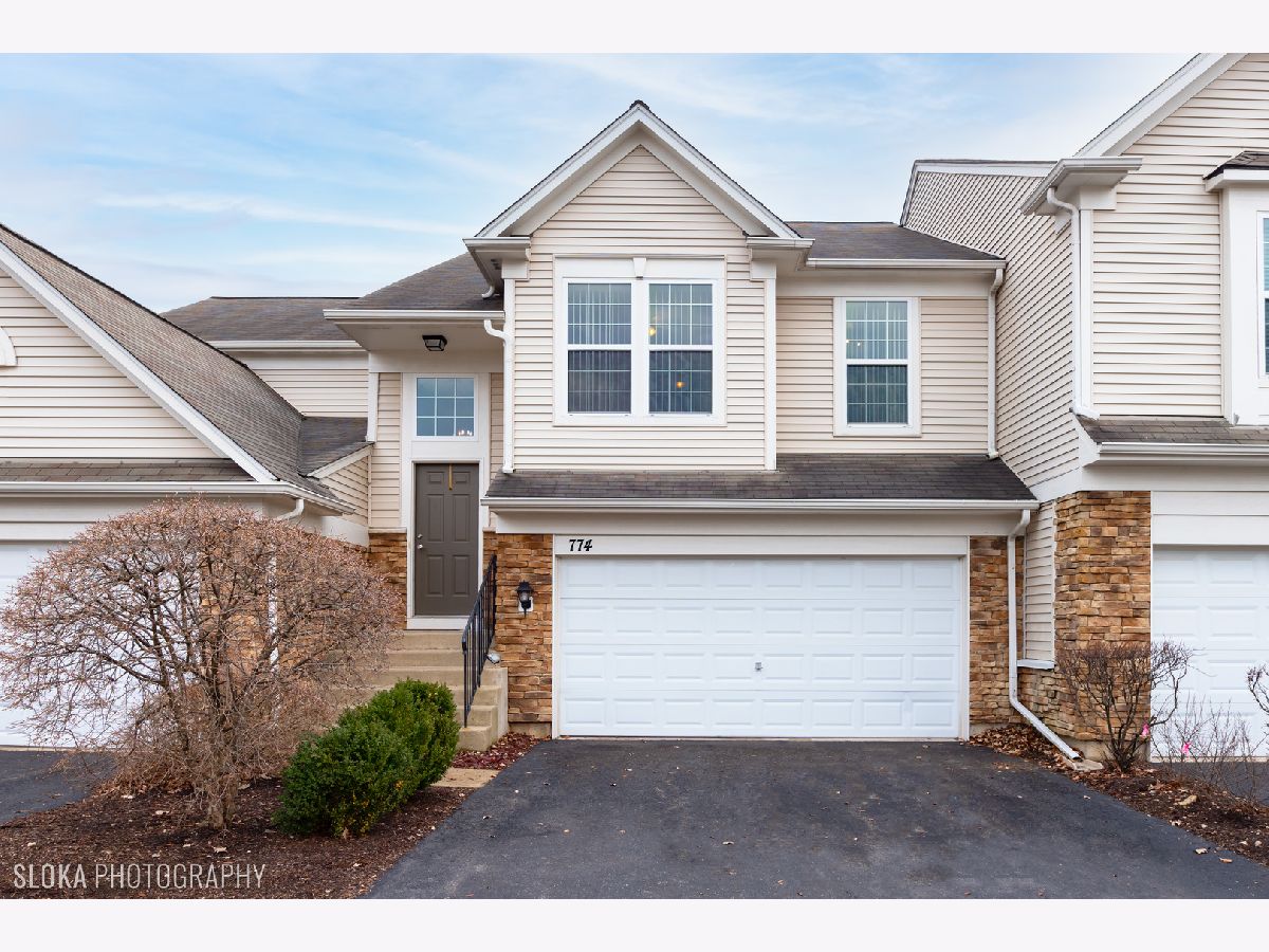 Townhomes Sold Lakeside Pointe Crystal Lake Illinois, 774 Pointe